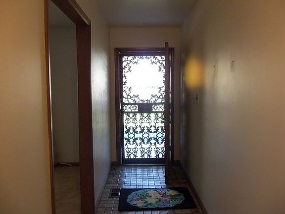 Tiled entry