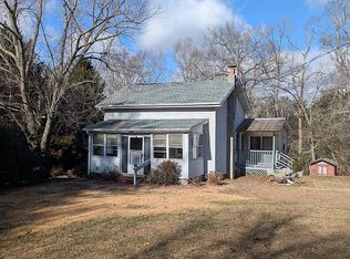 488 Enka Lake Rd, Candler, NC 28715