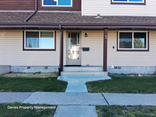 13833 30th St NW #2, Edmonton, AB T5Y 2B2