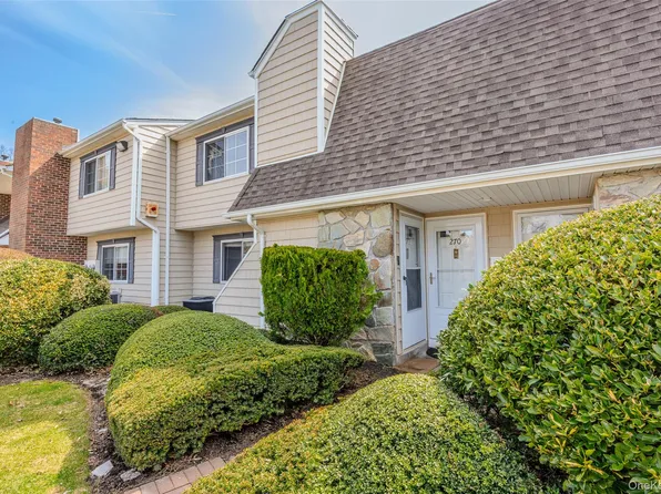271 Lake Pointe Cirlce #271, Middle Island, NY 11953