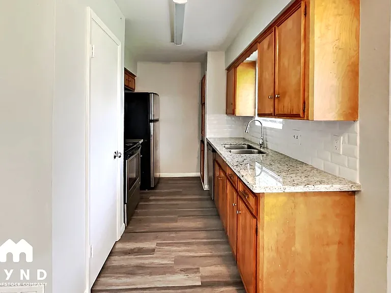 14515 Alrover St — Photo 3