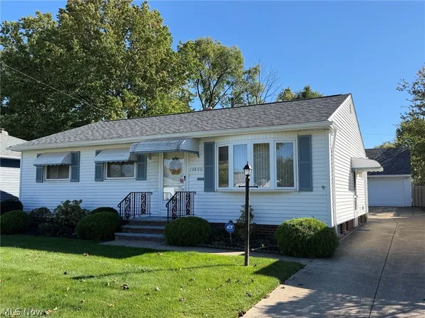 15800 Evening Star Ave, Maple Heights, OH 44137