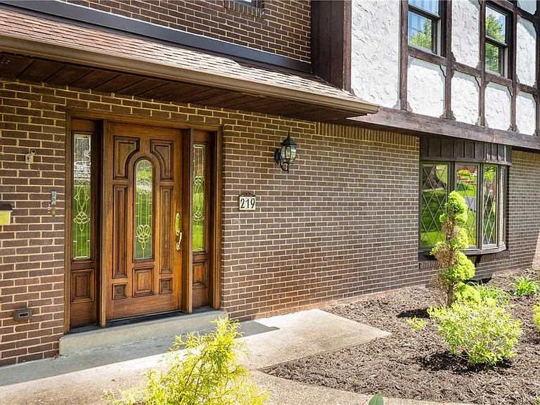 219 Main Entrance Dr — Photo 3