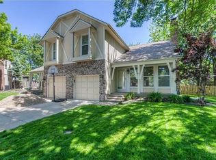 10122 W 86th St, Overland Park, KS 66212