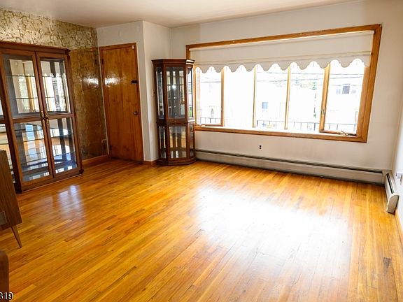 4th image of 510 Liberty Ave