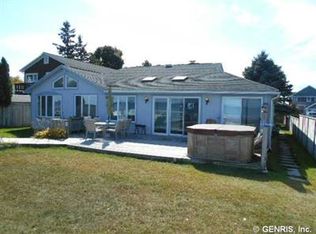 2268 Edgemere Dr, Rochester, NY 14612