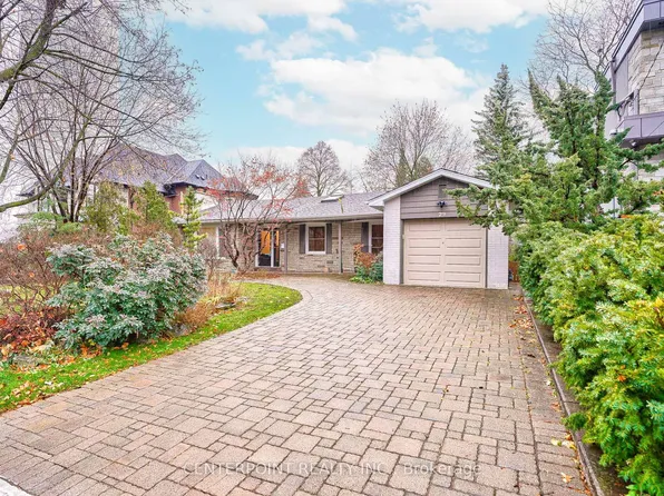 29 Chipping Rd, Toronto, ON M3B 1L2
