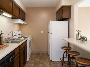 950 S 69th St #929-24, Omaha, NE 68106