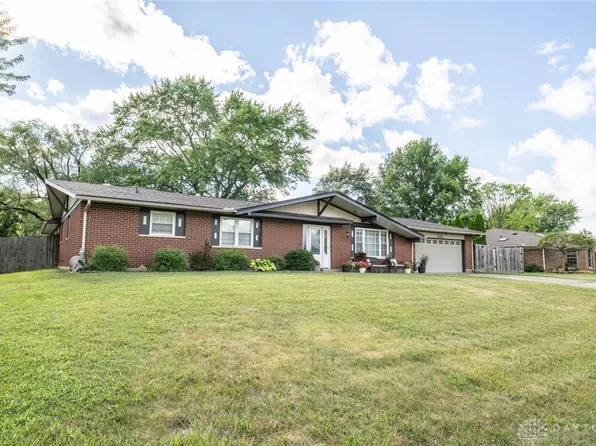 2147 Granada Dr, Dayton, OH 45431