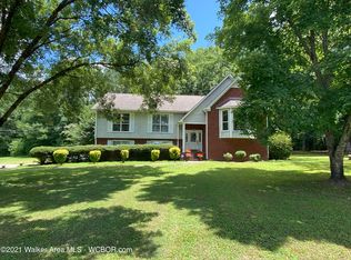 515 Mountain Woods Lake Rd, Warrior, AL 35180