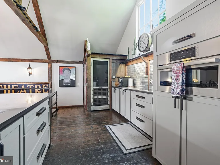 124 Mary St #B — Photo 5