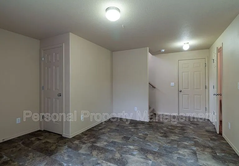 7905 NE 64th St — Photo 7