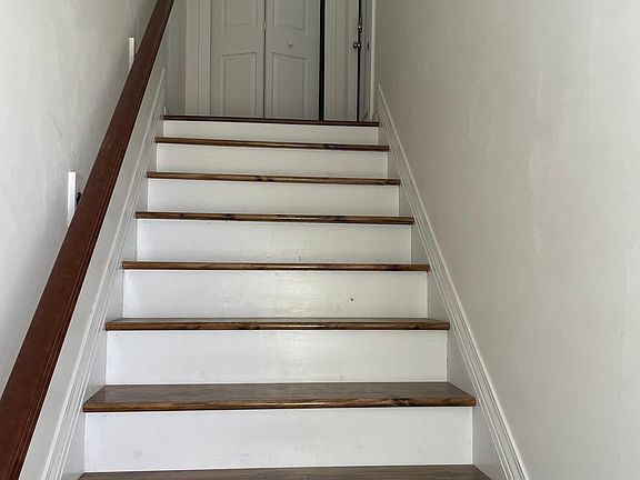 Stairway to entrance.