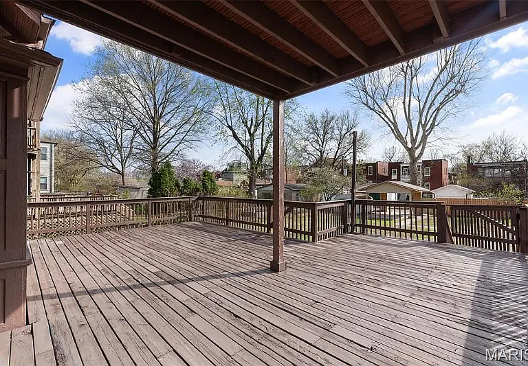 604 Bellerive Blvd — Photo 18