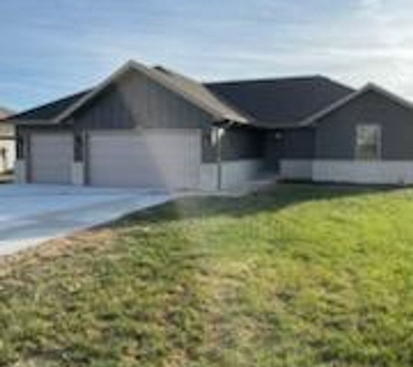 1st image of 502 Stella Ct