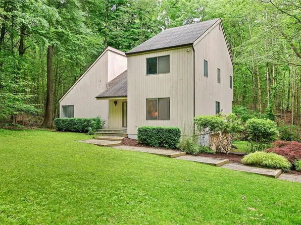 10 Bisbee Lane, South Salem, NY 10590