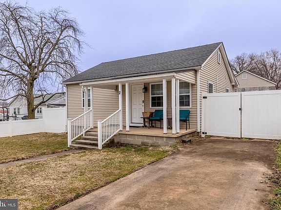 2nd image of 2 Strut Ct