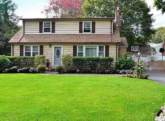 2nd image of 27 Oak Ave
