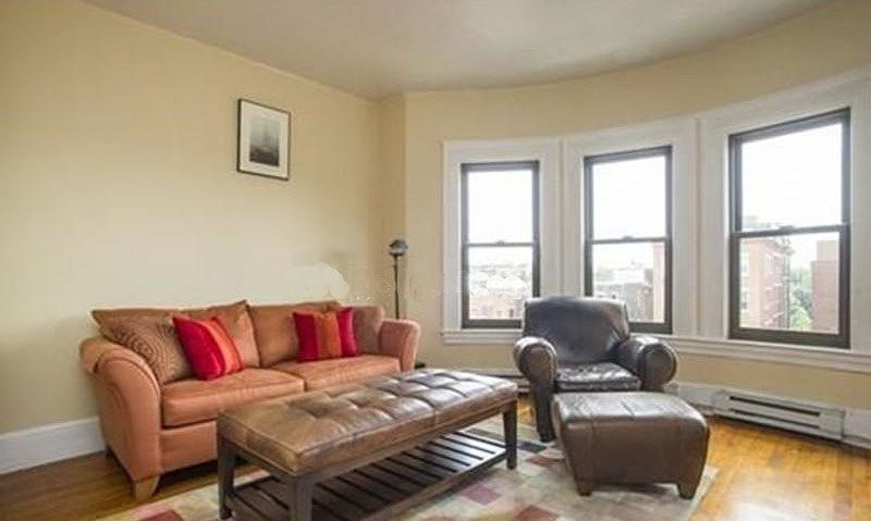 2nd image of 855 Beacon St APT 02