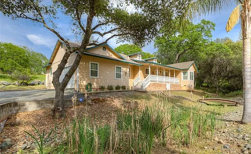 449 Silver Leaf Dr Photo 1