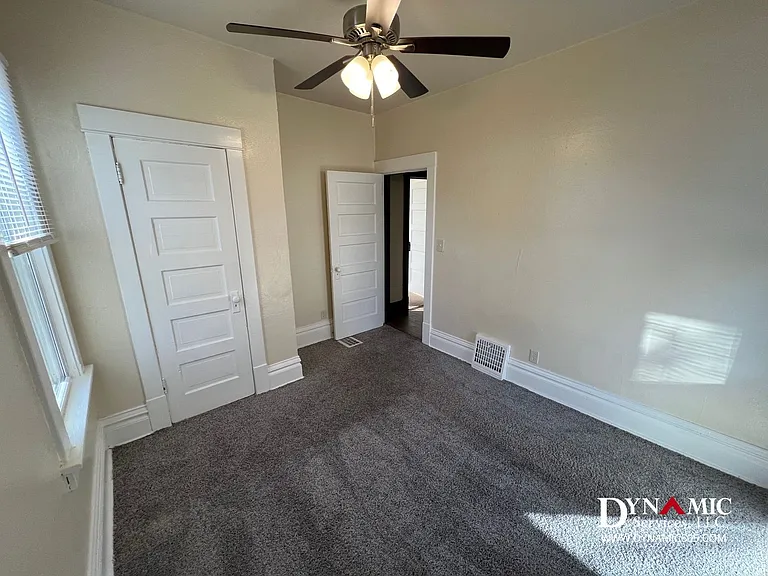 1417 W 10th St — Photo 22