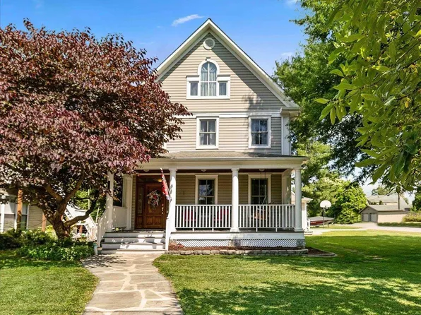 701 4th St, Radford, VA 24141