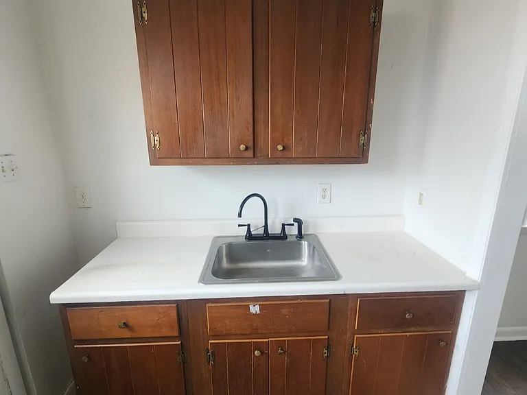 718 W Maple Ave — Photo 8