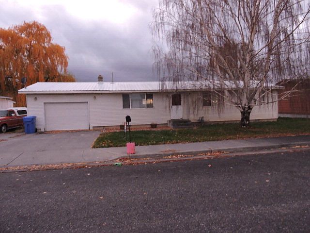 1st image of 715 N 6 W