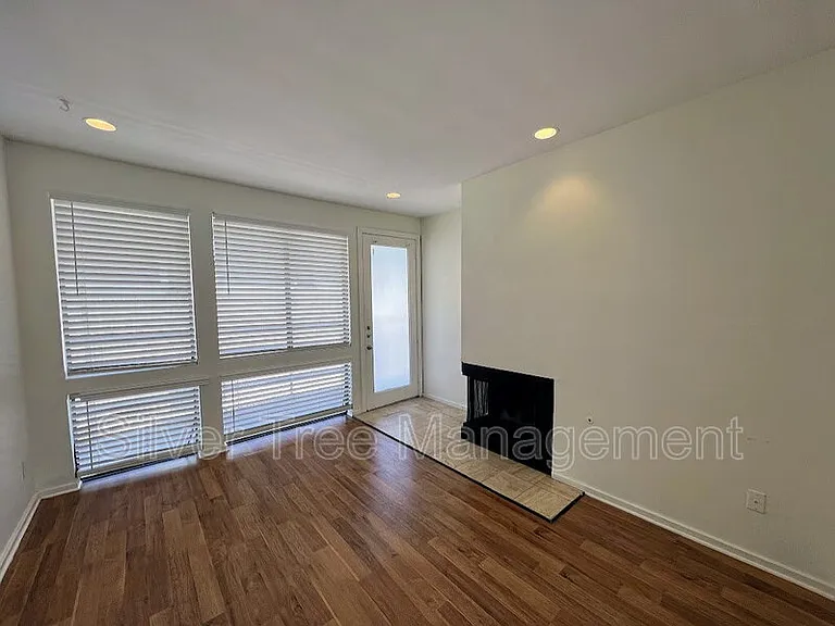 4015 Bowser Ave #E — Photo 3