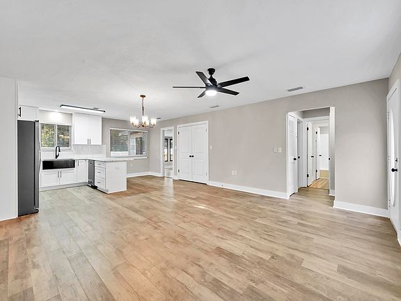 5th image of 645 Virginia Oak Ct