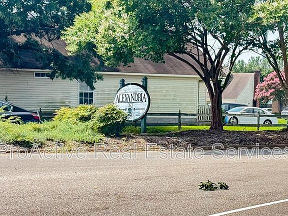 3rd image of 5568 Annandale Dr