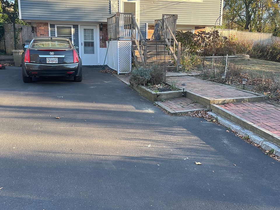 1st image of 5 Hare Ln #1