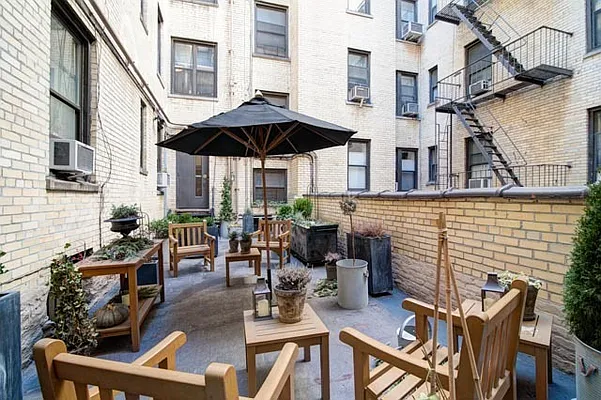 Sold by Compass | media 7