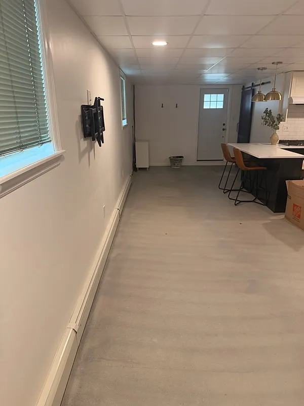 Studio, 1296 sqft, $2,200 — Photo 3