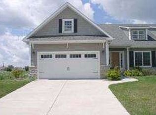 3082 Belmont Pl, Bettendorf, IA 52722