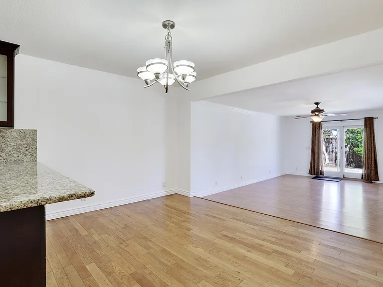 3209 Warwick Rd — Photo 12