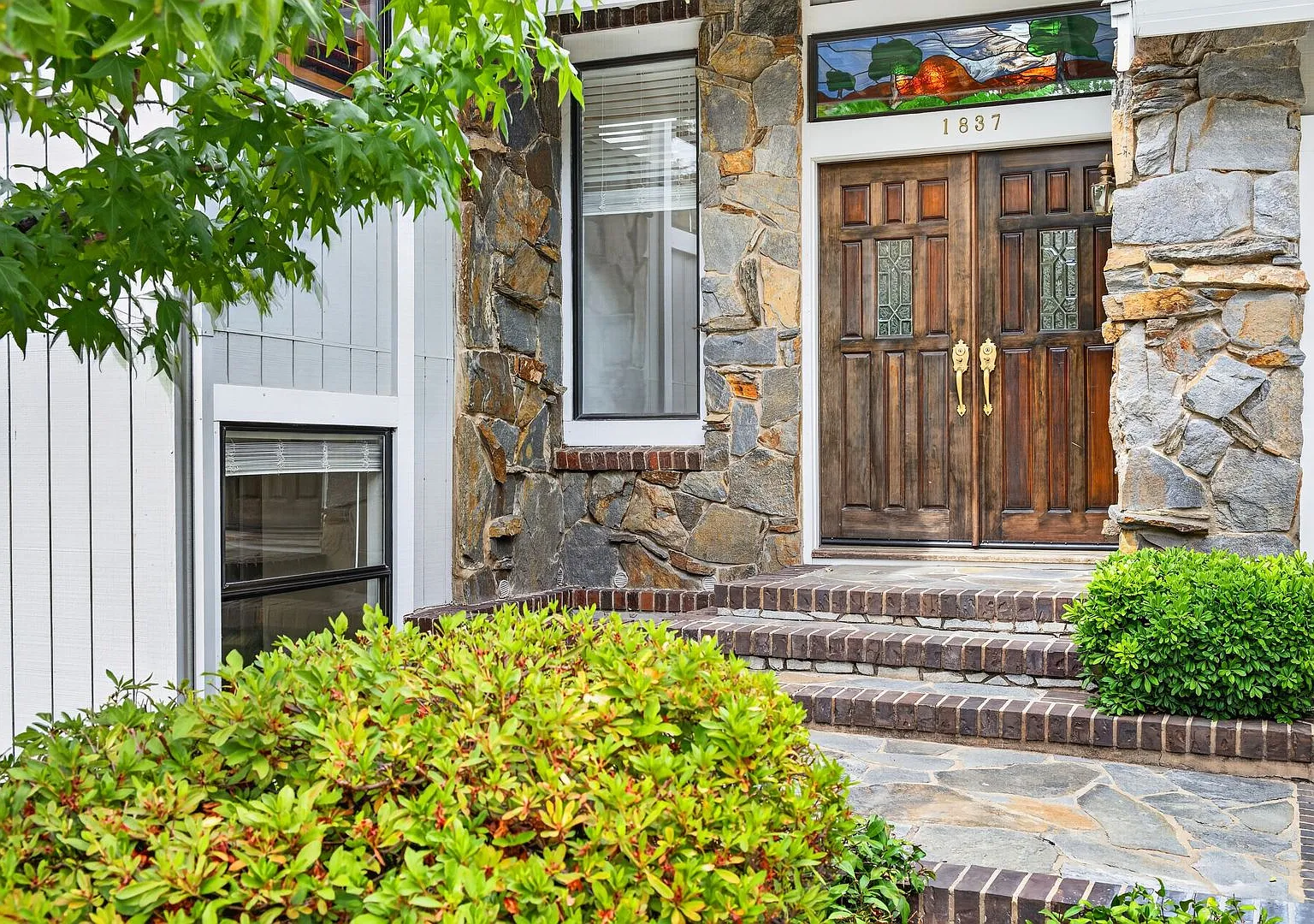 Must See Spacious Alamo 4BR Home with Remodeled Baths & Expansive Yard Monte Vista Schools! — Photo 2