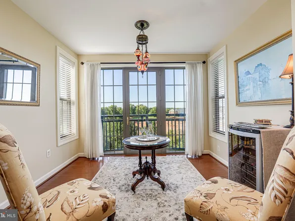 485 Harbor Side St APT 614, Woodbridge, VA 22191