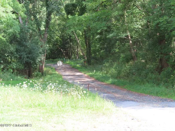 40 Barracks Road, Rensselaer, NY 12144