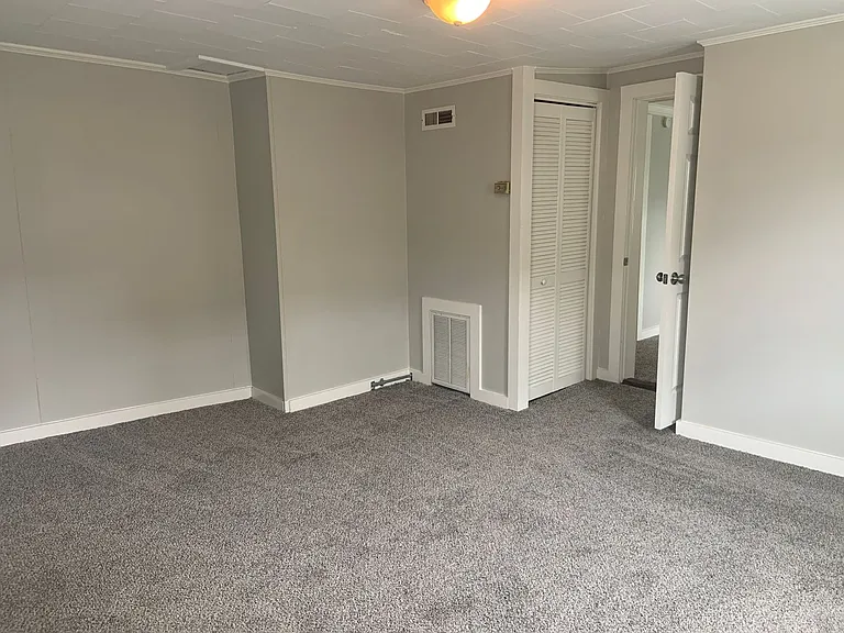109 S Lyndon St #7 — Photo 6