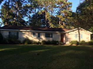 56 Dallas Rd, Jesup, GA 31545