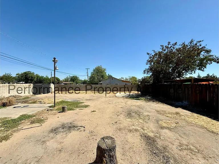 3703 Eucalyptus Dr — Photo 14