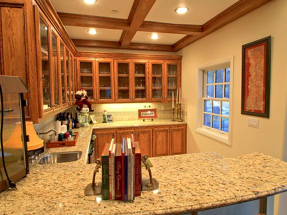 5th image of 244 Crescent Glen Dr