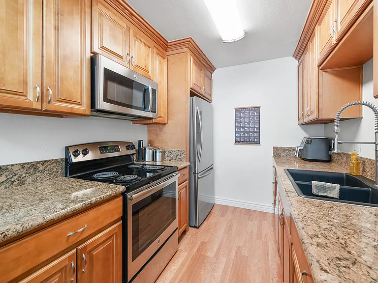 5460 White Oak Ave #B309 — Photo 2