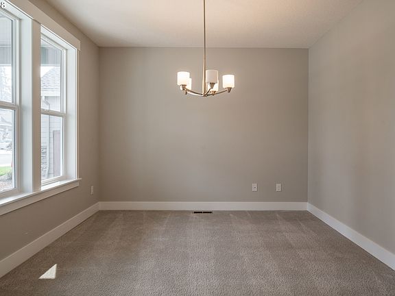 3rd image of 16904 NE 78th Way