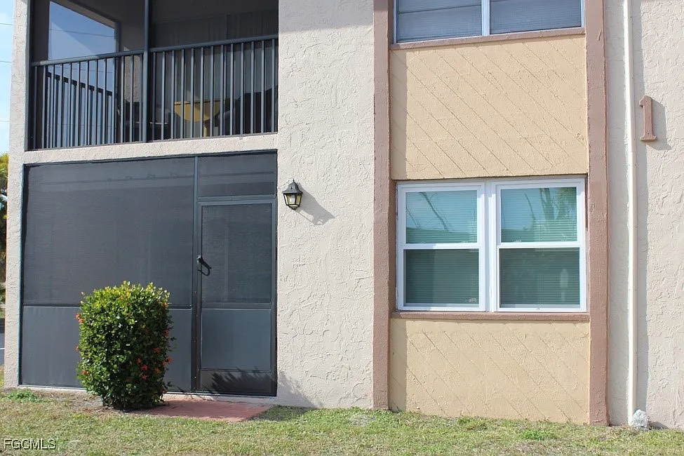 1 bed, 1.0 bath, 635 sqft, $1,295 — Photo 2