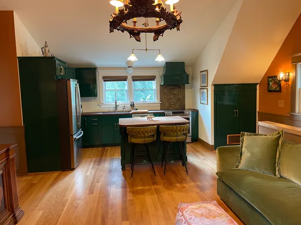 922 San Francisco Ave NE, Olympia, WA 98506