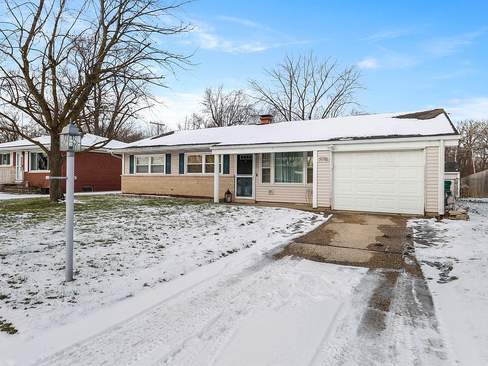 1st image of 424 W 66th Pl