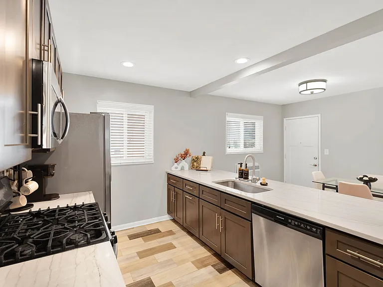 1809 W Farnum Ave #3 — Photo 16