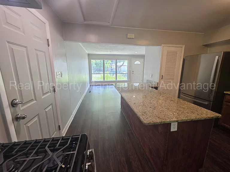 22041 Jerome St — Photo 5